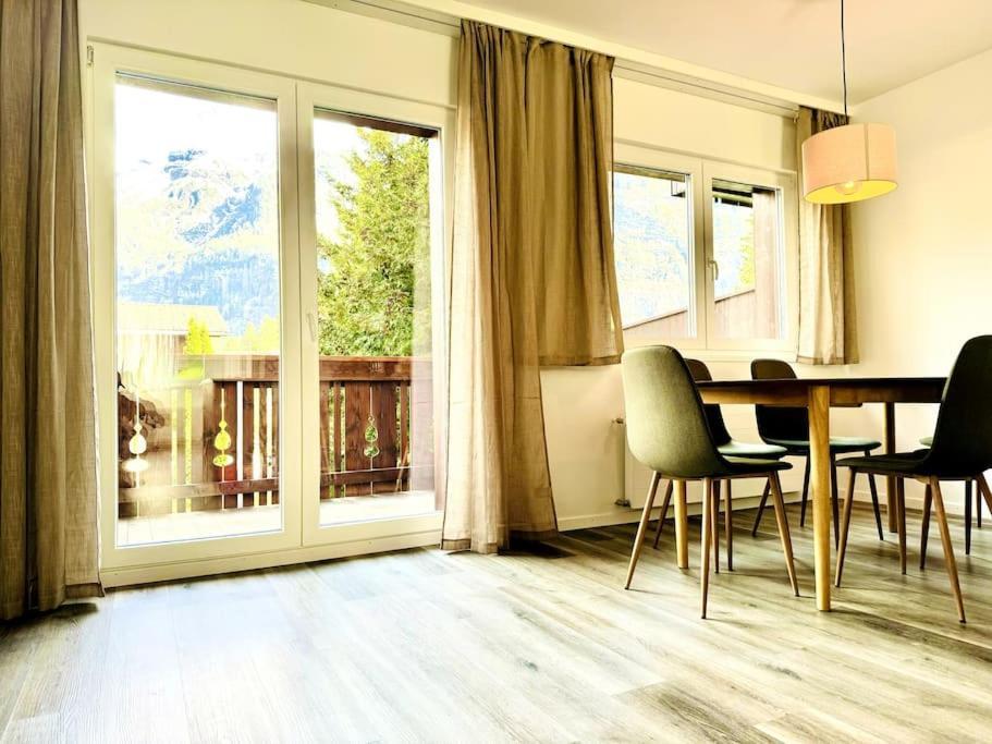 Bellevue & Classy Mountain View Apartment Kandersteg Bagian luar foto
