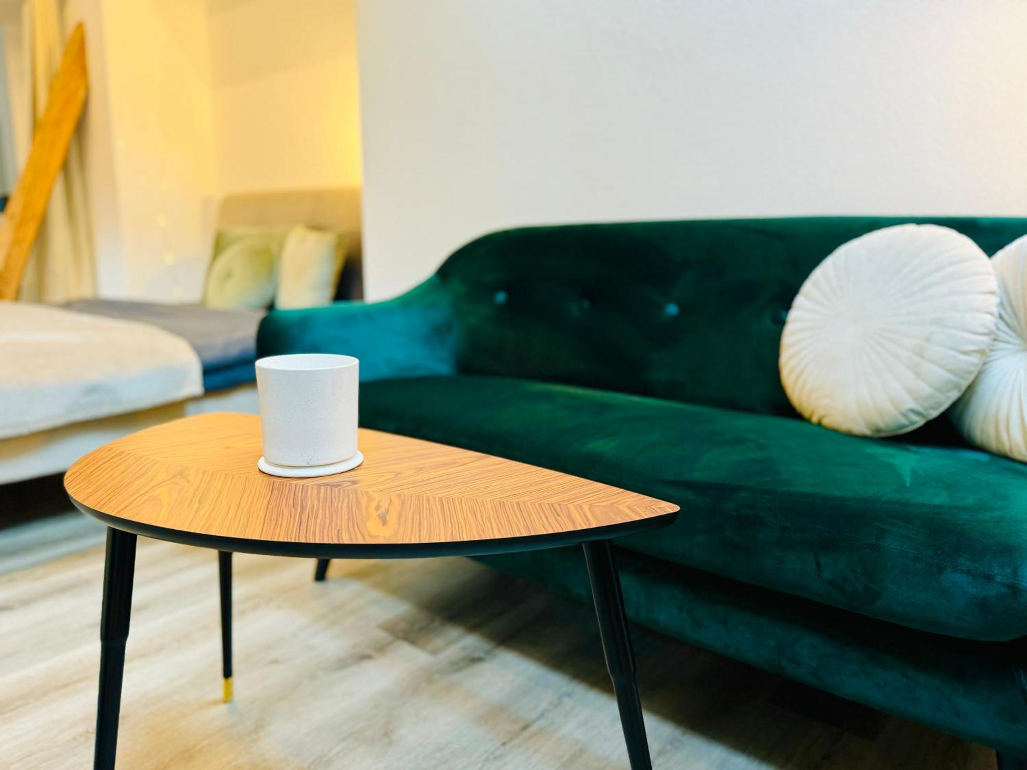 Bellevue & Classy Mountain View Apartment Kandersteg Bagian luar foto