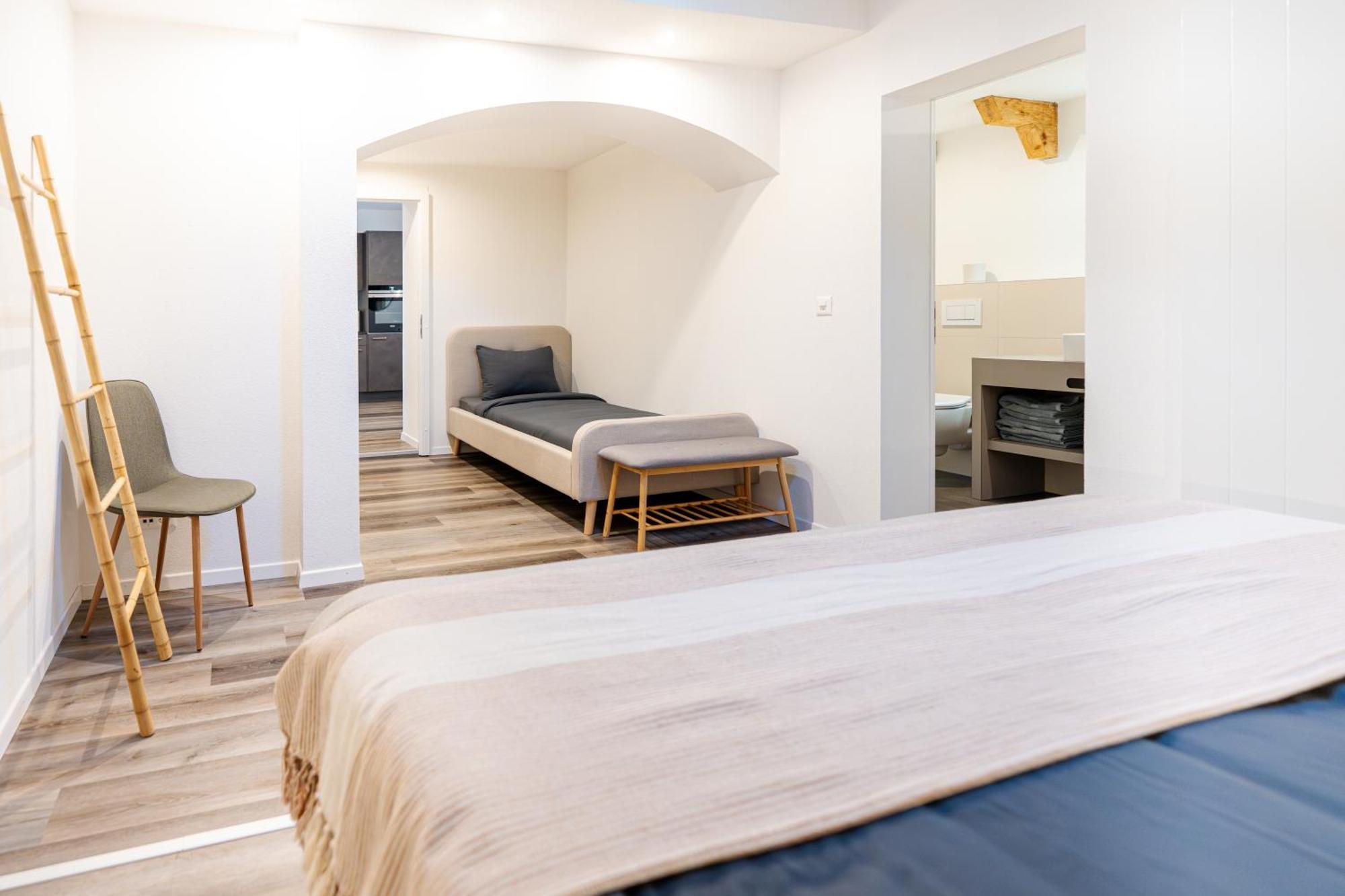 Bellevue & Classy Mountain View Apartment Kandersteg Bagian luar foto
