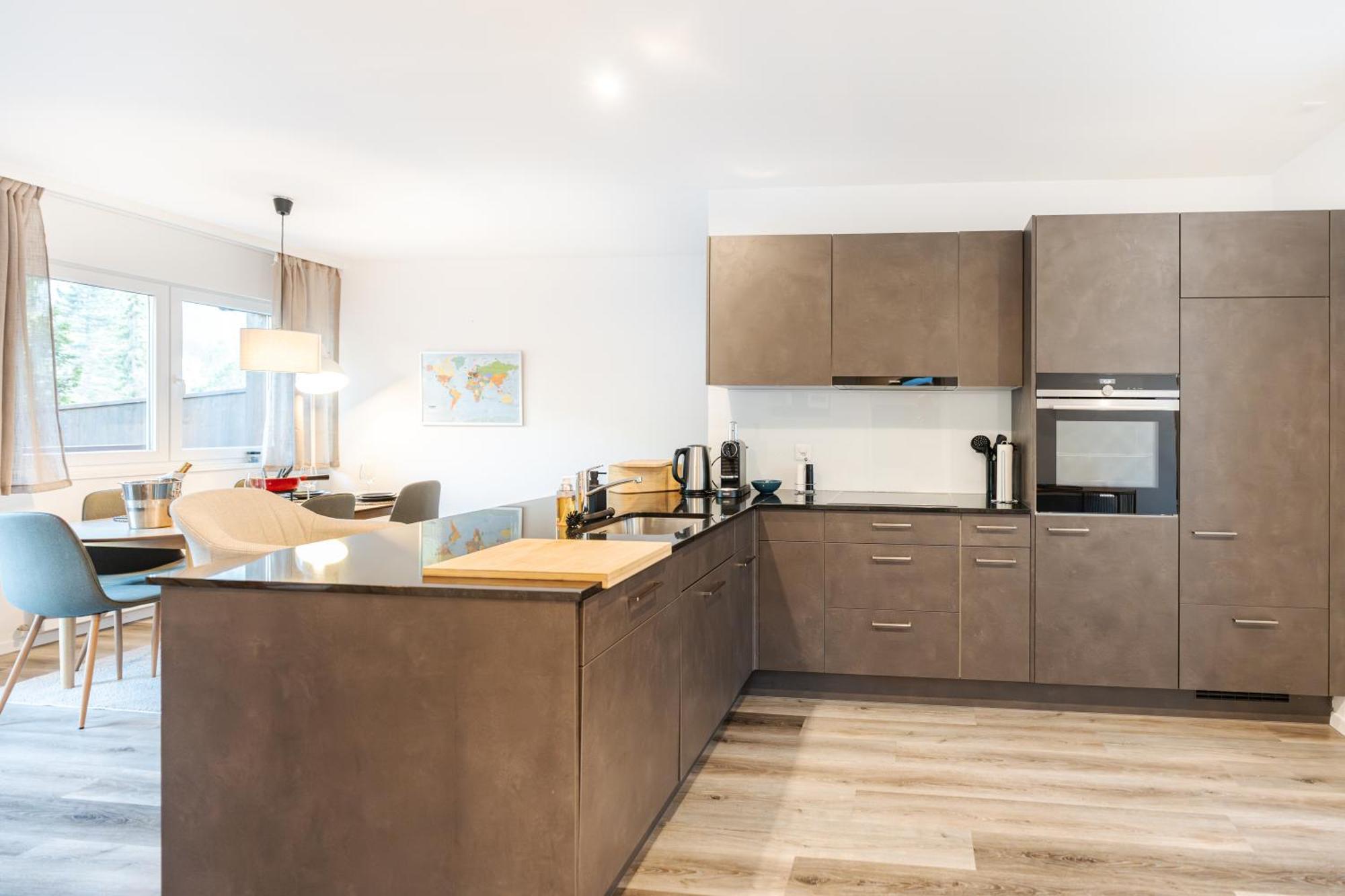 Bellevue & Classy Mountain View Apartment Kandersteg Bagian luar foto