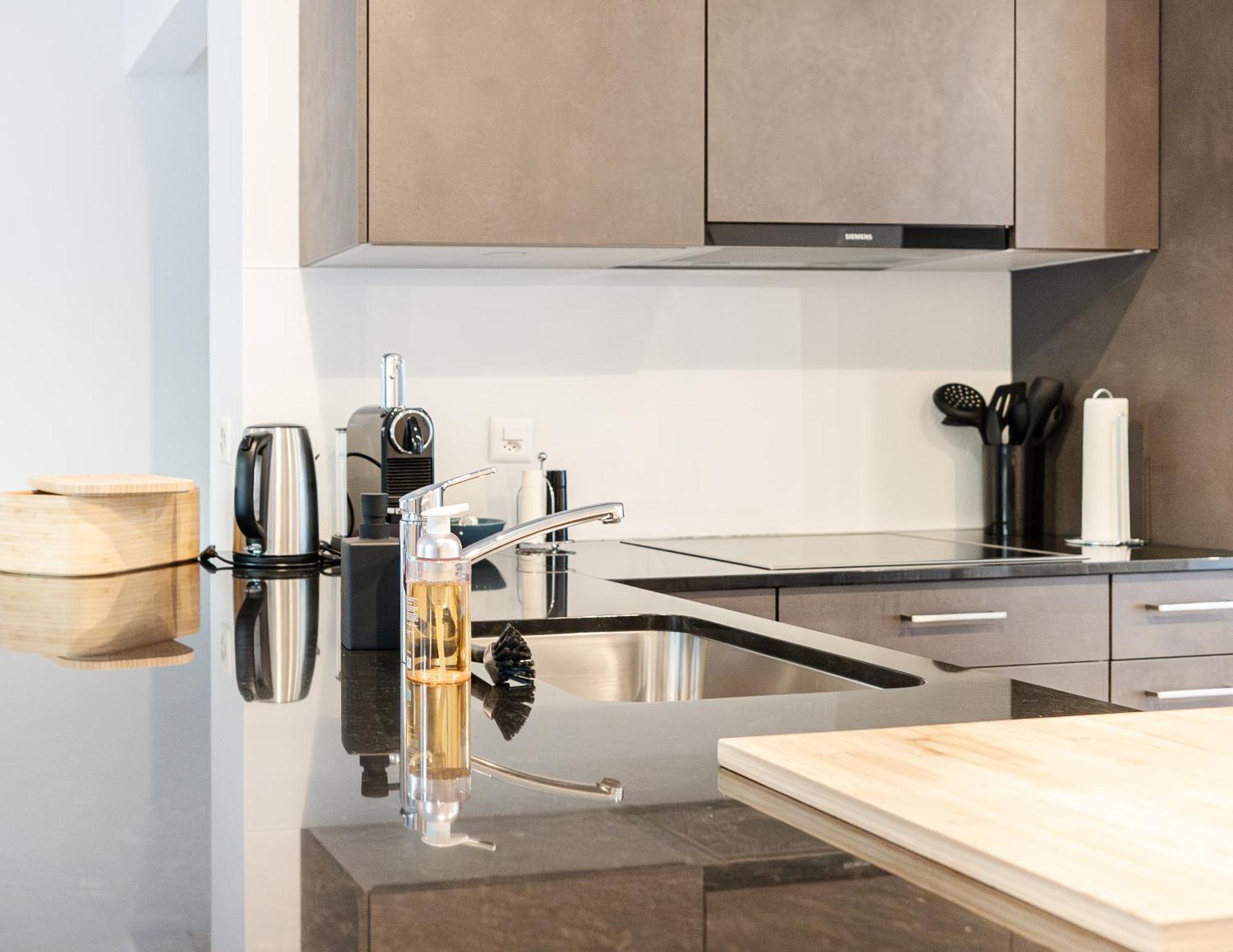 Bellevue & Classy Mountain View Apartment Kandersteg Bagian luar foto