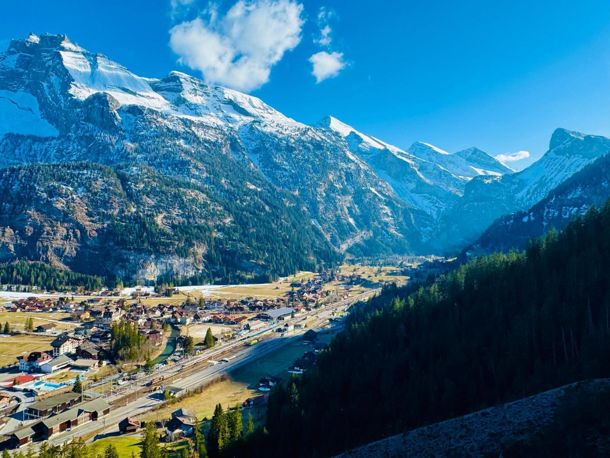 Bellevue & Classy Mountain View Apartment Kandersteg Bagian luar foto